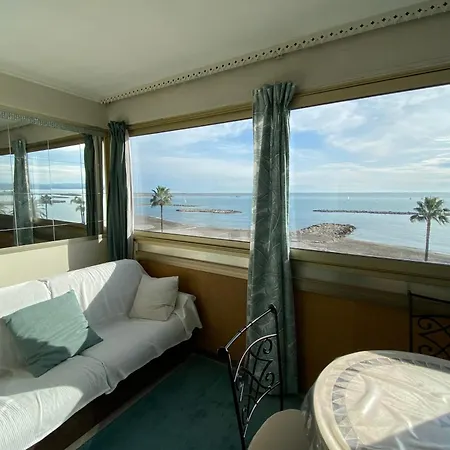 06bh - Beautiful Seafront Apartamento