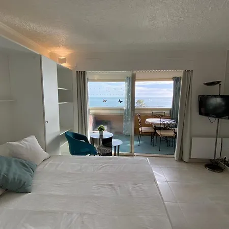 06bh - Beautiful Seafront Apartament *